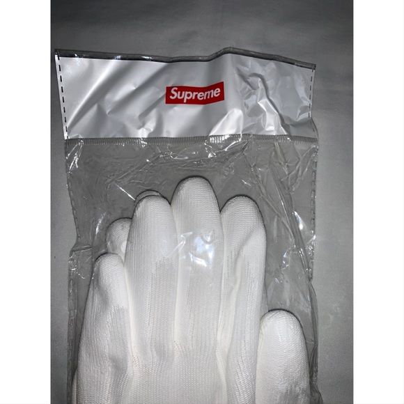 White Supreme Rubber Gloves ❤️ - Picture 7 of 8